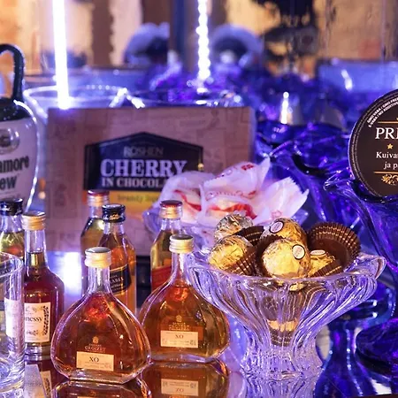 Center Old Town , Luxury Bar Included Lejlighed