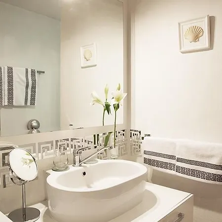 Center Old Town , Luxury Bar Included Apartment