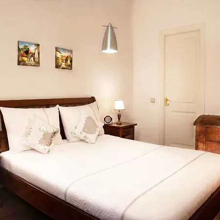 Apartment Center Old Town , Luxury Bar Included *